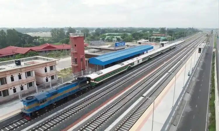 ঢাকা-মাওয়া রেলপথে যাত্রী ট্রেনের গতি পরীক্ষা চলমান. Channel i News - চ্যানেল আই নিউজ