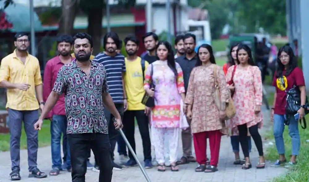 বাংলাদেশের ক্যাম্পাসে শিক্ষার্থীদের সমাবেশ ও হাঁটাচলা. Channel i News - চ্যানেল আই নিউজ