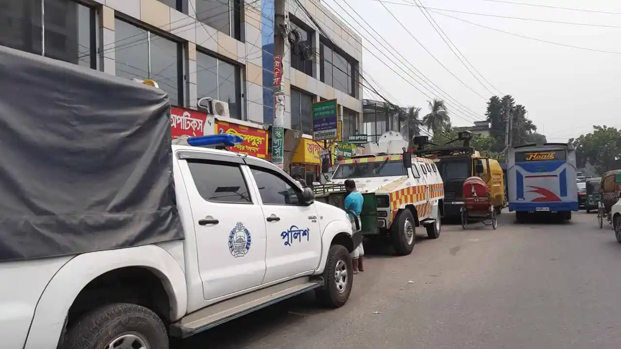 বিএনপির সমাবেশের জন্য পুলিশি নিরাপত্তা ব্যবস্থা দৃশ্য. Channel i News - চ্যানেল আই নিউজ