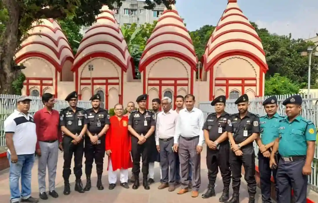 র‍্যাবের চেকপোস্টের নিরাপত্তা ব্যবস্থা দুর্গাপূজায়।. Channel i News - চ্যানেল আই নিউজ