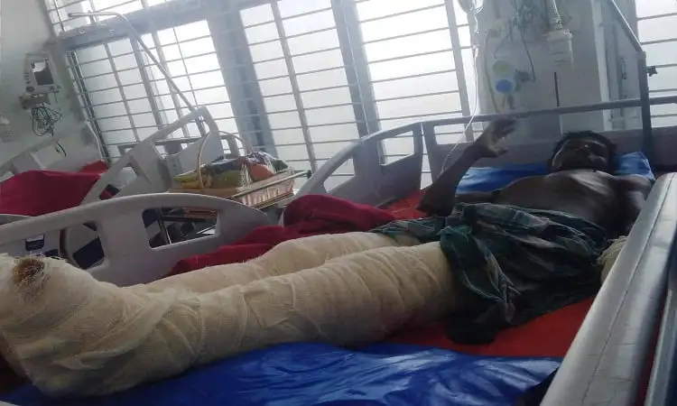 বার্ন ইউনিটে আহত ব্যক্তির চিকিৎসা চলছে, হাসপাতালের দৃশ্য. Channel i News - চ্যানেল আই নিউজ