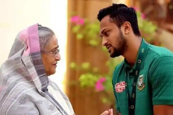 সাকিব নৌকার মনোনয়ন কেনার জন্য বৃদ্ধার সাথে সাক্ষাৎ করছে. Channel i News - চ্যানেল আই নিউজ