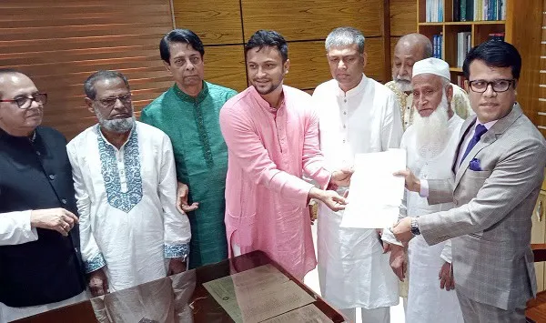 সাকিব নৌকার মনোনয়নপত্র জমা দিচ্ছেন, রাজনৈতিক অনুষ্ঠানে উপস্থিত. Channel i News - চ্যানেল আই নিউজ