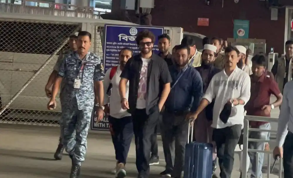 শাকিব খানসহ অন্যান্য শিল্পীরা ঢাকায় নতুন প্রজেক্টের জন্য আসছেন. Channel i News - চ্যানেল আই নিউজ