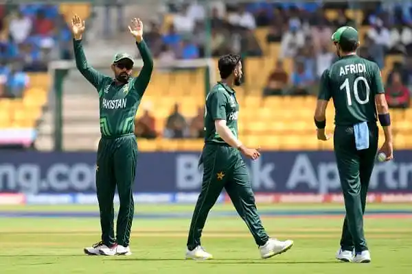 পাকিস্তানের ক্রিকেটাররা মাঠে, সেমিফাইনাল খেলতে প্রস্তুত. Channel i News - চ্যানেল আই নিউজ
