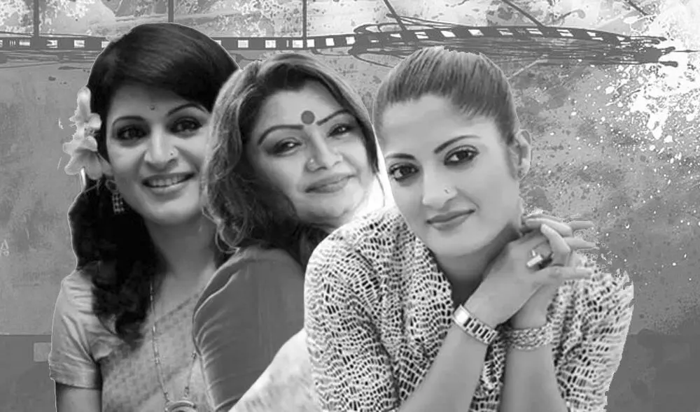 তিনজন নারী বন্ধু হাসিমুখে ছবি তুলেছেন, একে অপরের পাশে দাঁড়িয়ে. Channel i News - চ্যানেল আই নিউজ