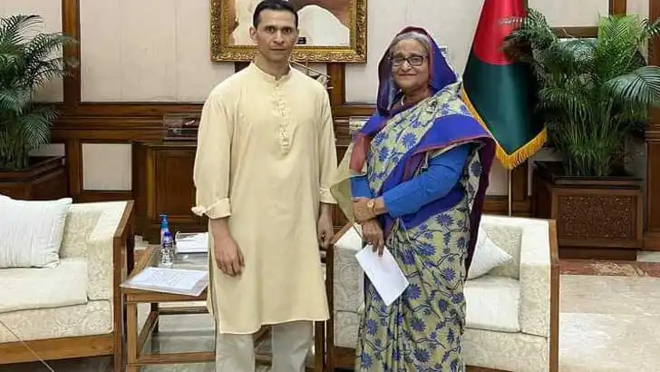 প্রধানমন্ত্রীর সঙ্গে সোহেল তাজের স্মারকলিপি প্রদান. Channel i News - চ্যানেল আই নিউজ