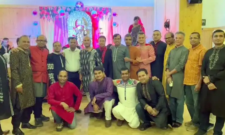 বাংলাদেশের বিভিন্ন মানুষ কালীপূজা উদযাপন করছে. Channel i News - চ্যানেল আই নিউজ
