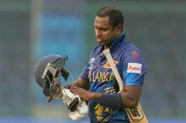 সাকিব আল হাসান ব্যাট হাতে, বাংলাদেশ ক্রিকেট দলের খেলোয়াড়. Channel i News - চ্যানেল আই নিউজ