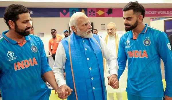 প্রধানমন্ত্রী মোদী ক্রিকেট স্টেডিয়ামে ভারতীয় ক্রিকেটারদের সাথে. Channel i News - চ্যানেল আই নিউজ