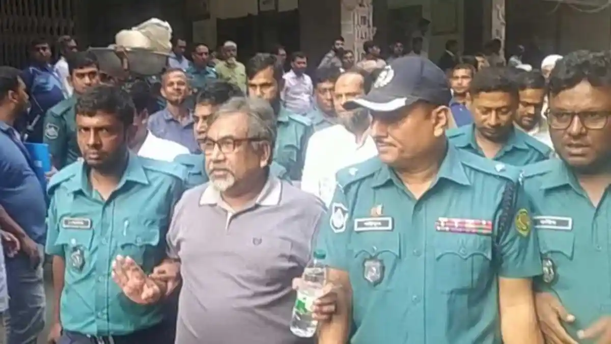বিএনপি নেতা এমরান সালেহ প্রিন্সের রিমান্ডে থাকা ছবি. Channel i News - চ্যানেল আই নিউজ