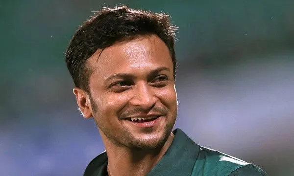 সাকিব হাসছেন, মাগুরা-১ থেকে নৌকার মনোনয়ন পেয়েছেন. Channel i News - চ্যানেল আই নিউজ