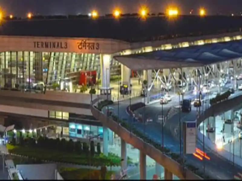ঢাকায় রাতের বিমানবন্দরের দৃশ্য, কুয়াশার কারণে ফ্লাইট বন্ধ. Channel i News - চ্যানেল আই নিউজ
