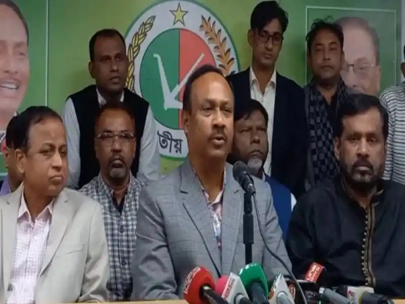 জাতীয় পার্টির নেতা মুজিবুল হক চুন্নু নির্বাচনী আলোচনা করছেন. Channel i News - চ্যানেল আই নিউজ