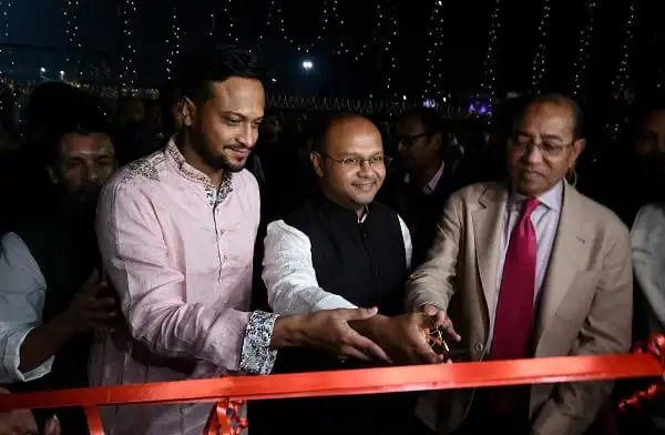 শেখ জামালের জার্সিতে সাকিবের ছবি, ক্লাবের মেম্বার্স নাইটের উদ্বোধন. Channel i News - চ্যানেল আই নিউজ