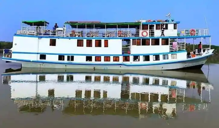 নৌকা ভ্রমণের ছবি, নদীতে শান্তিপূর্ণ পরিবেশ. Channel i News - চ্যানেল আই নিউজ