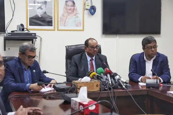 ঢাকা-কক্সবাজার ও খুলনা-যশোর রুটে নতুন ট্রেনের উদ্বোধন উপলক্ষে সংবাদ সম্মেলন. Channel i News - চ্যানেল আই নিউজ