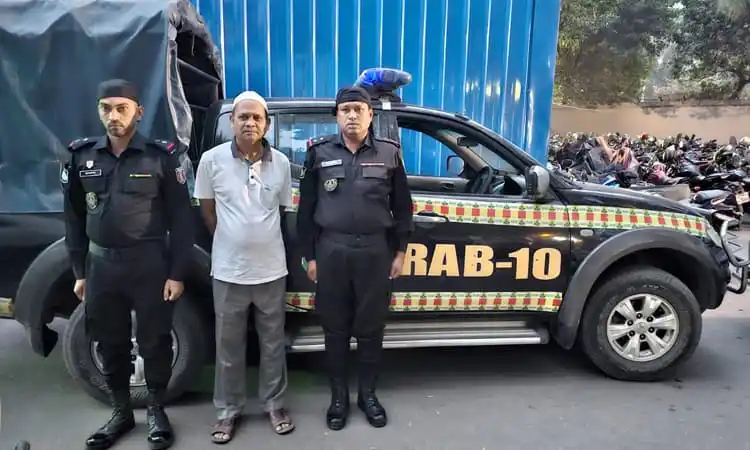 ঢাকা মহানগর দক্ষিণ বিএনপির যুগ্ম আহ্বায়ক গ্রেপ্তার, পুলিশ সদস্যরা উপস্থিত. Channel i News - চ্যানেল আই নিউজ