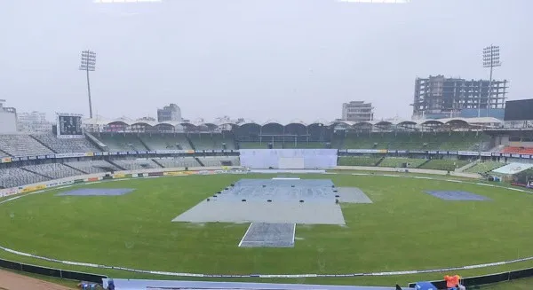 মিরপুর স্টেডিয়ামে বৃষ্টির কারণে মাঠে পানি জমে আছে. Channel i News - চ্যানেল আই নিউজ