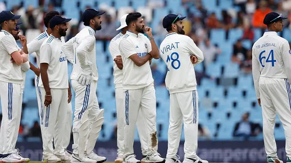 ভারতীয় ক্রিকেটাররা মাঠে দাঁড়িয়ে শাস্তি ও পরাজয়ের পর. Channel i News - চ্যানেল আই নিউজ