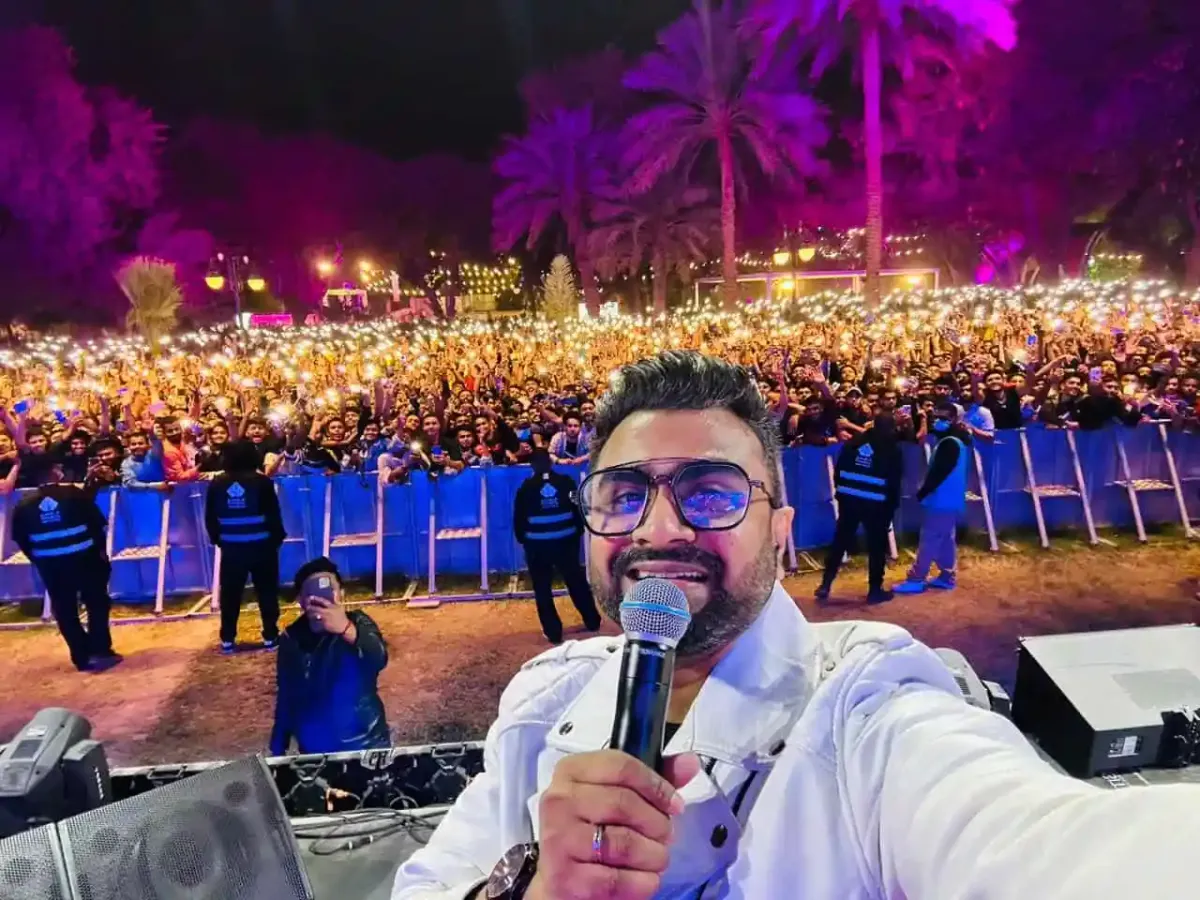 রিয়াদে ইমরানের কনসার্টে লাখো প্রবাসী গান উপভোগ করছেন. Channel i News - চ্যানেল আই নিউজ