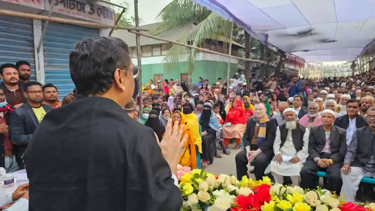 নসরুল হামিদ জনসম্মুখে বক্তৃতা দিচ্ছেন, হাজারো মানুষ উপস্থিত. Channel i News - চ্যানেল আই নিউজ