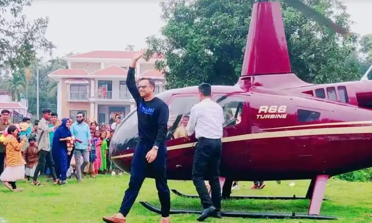 প্রবাসী সানাউল্লাহ হেলিকপ্টারে চড়ে গ্রামে পরিবারের সাথে. Channel i News - চ্যানেল আই নিউজ