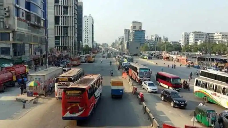 ঢাকার বিমানবন্দর সড়কে যানজট ও ট্রাফিক নির্দেশনা. Channel i News - চ্যানেল আই নিউজ