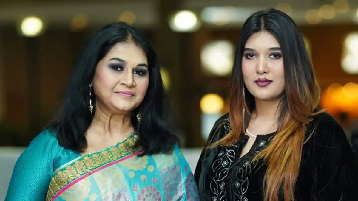 সামিনা ও তার মেয়ে একসঙ্গে গাইছেন বিদেশে, পারিবারিক মুহূর্ত. Channel i News - চ্যানেল আই নিউজ