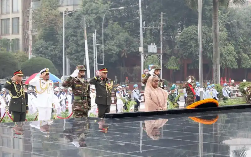 শহিদদের প্রতি শ্রদ্ধা জানাতে প্রধানমন্ত্রীর স্মৃতিসৌধে উপস্থিতি. Channel i News - চ্যানেল আই নিউজ