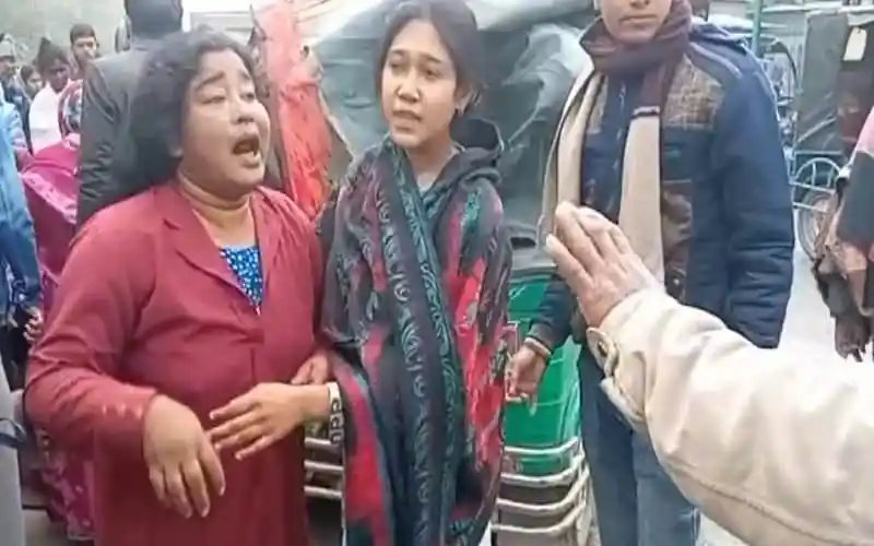 শোকপ্রকাশ করছেন দুর্ঘটনা নিহতের পরিবারের সদস্যরা. Channel i News - চ্যানেল আই নিউজ