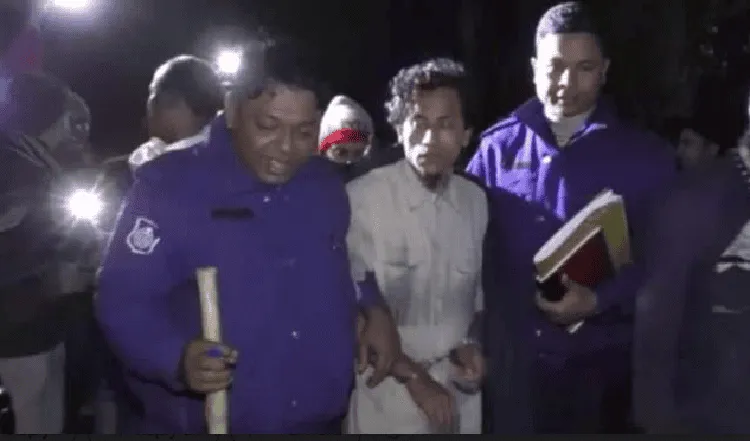 নিহত ব্যক্তির পরিবারের সদস্যরা শোক প্রকাশ করছেন. Channel i News - চ্যানেল আই নিউজ