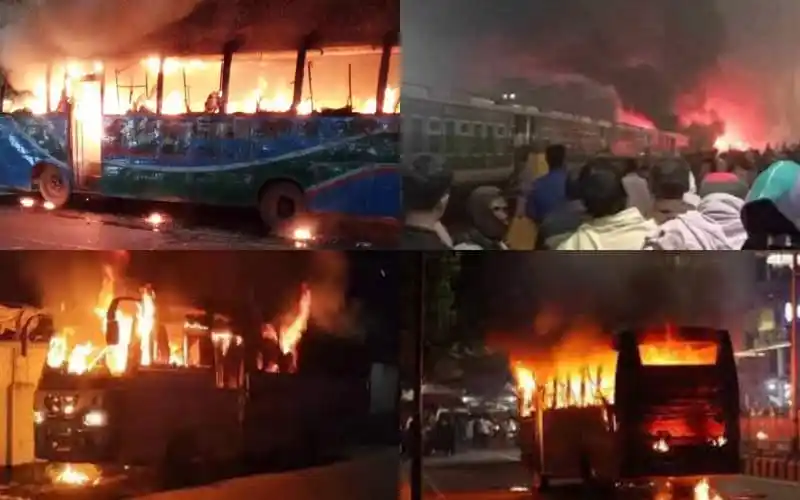 বিক্ষোভের সময় চারটি বাসে অগ্নিসংযোগ, ধোঁয়া ও আগুন ছড়িয়ে পড়ছে. Channel i News - চ্যানেল আই নিউজ