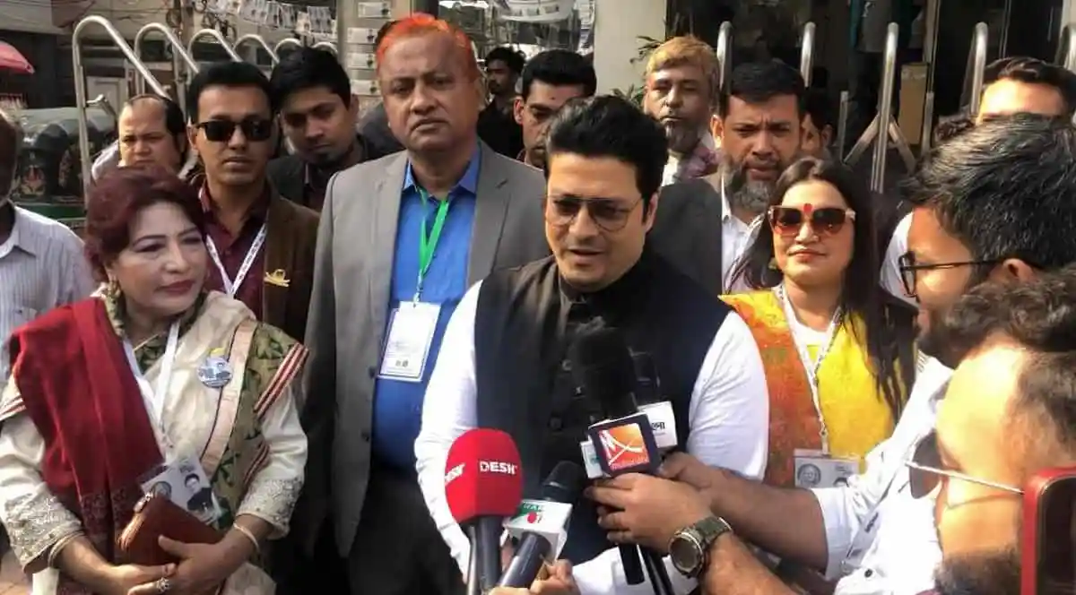 ফেরদৌস প্রধানমন্ত্রীর ভোটের জন্য গণমাধ্যমের সঙ্গে কথা বলছেন. Channel i News - চ্যানেল আই নিউজ