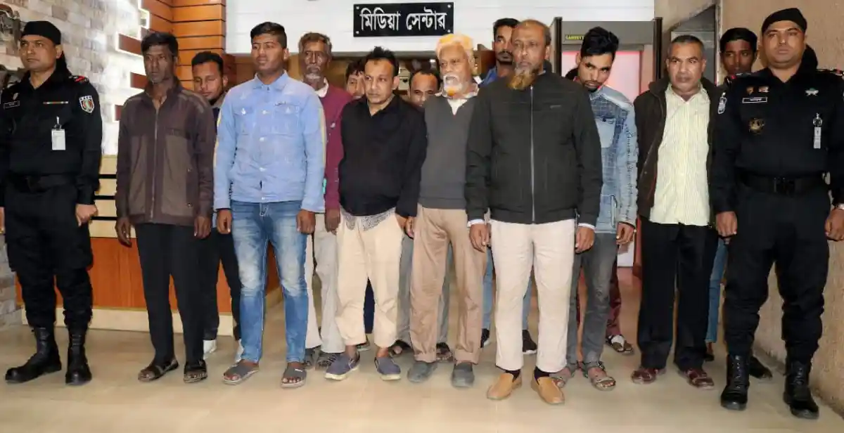 নির্বাচিত ব্যক্তিরা জেলে থাকছেন, ছবি তোলা হচ্ছে. Channel i News - চ্যানেল আই নিউজ