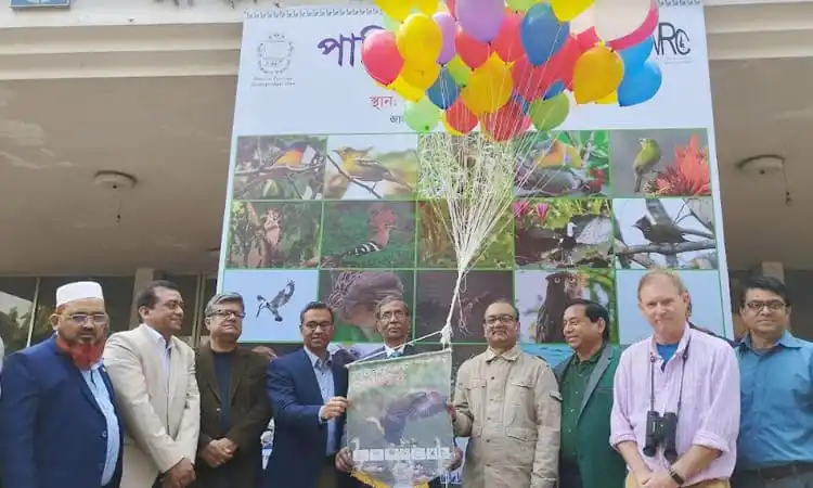 জাহাঙ্গীরনগর বিশ্ববিদ্যালয়ে পাখি মেলা উদ্বোধন, অতিথিরা balloons ও ছবি সহ. Channel i News - চ্যানেল আই নিউজ