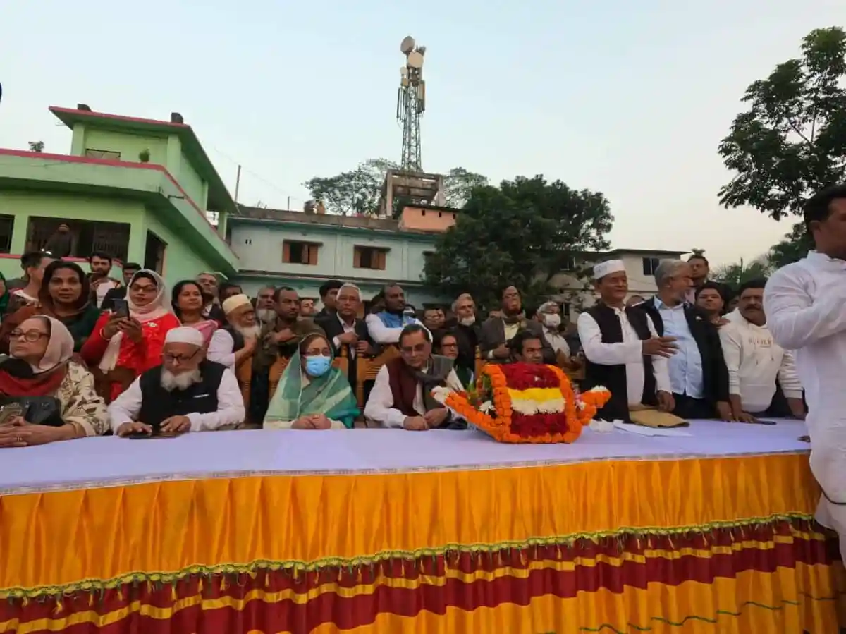 বরিশাল-২ নির্বাচনী সভায় নৌকার মেননকে সমর্থন জানানো হচ্ছে. Channel i News - চ্যানেল আই নিউজ