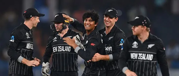 নিউজিল্যান্ড ক্রিকেটাররা উল্লাসে ভরা, মাঠে খেলা চলাকালে. Channel i News - চ্যানেল আই নিউজ