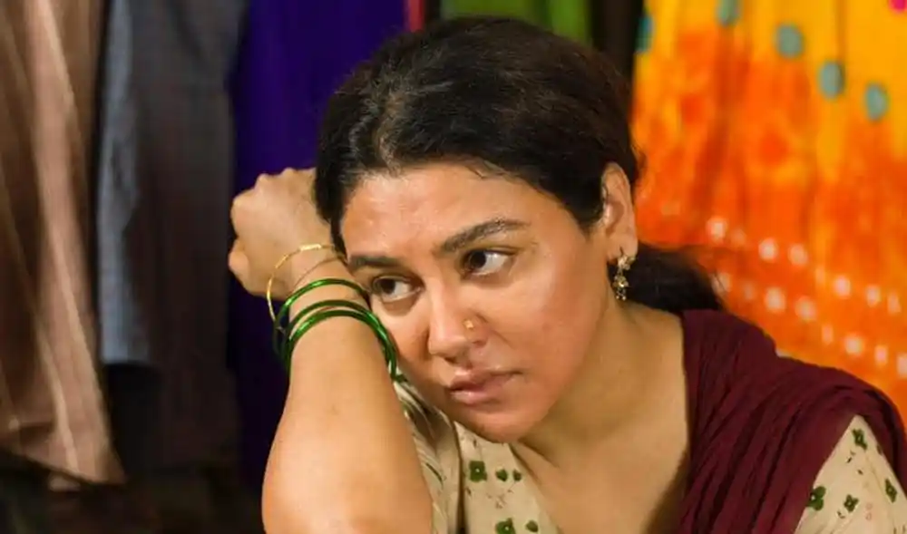 জয়া ঢাকায় ইরানি সিনেমা ‘ফেরেশতে’ এর শুটিং সেটে।. Channel i News - চ্যানেল আই নিউজ