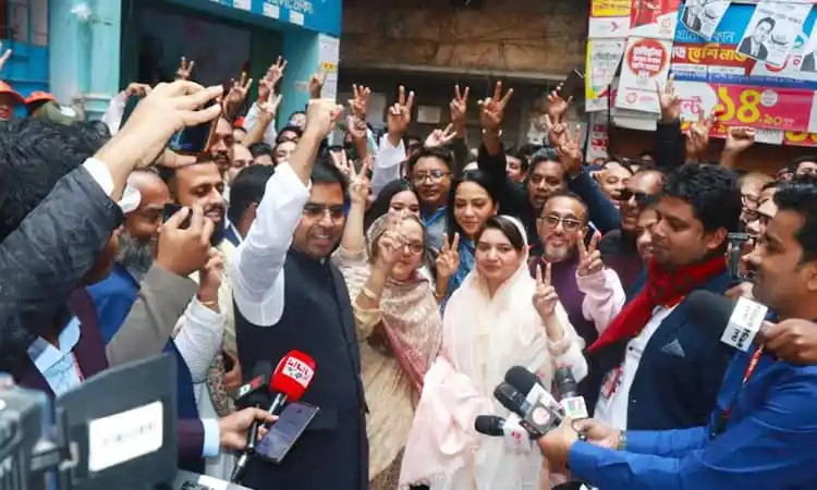 নির্বাচনী জয়ে বিজয়ীদের উল্লাস ও শুভেচ্ছা বিনিময়. Channel i News - চ্যানেল আই নিউজ