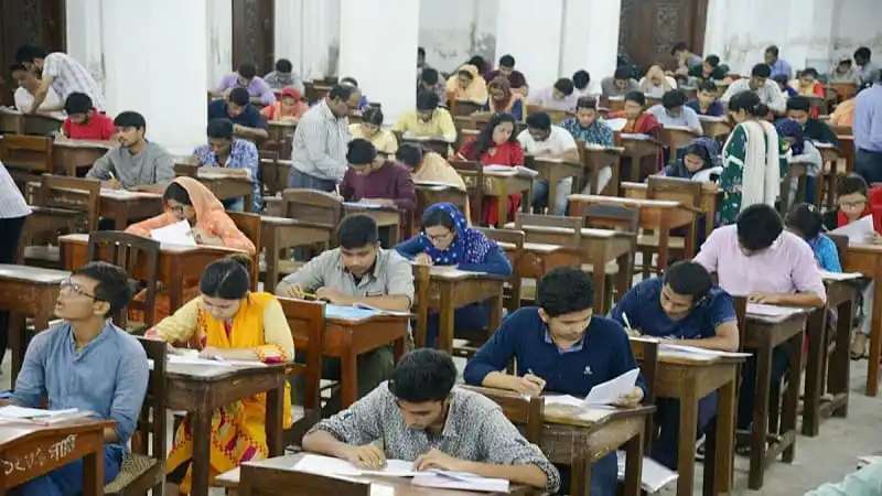 বিশ্ববিদ্যালয় ভর্তি পরীক্ষার জন্য ছাত্রছাত্রীদের প্রস্তুতি নেওয়া. Channel i News - চ্যানেল আই নিউজ