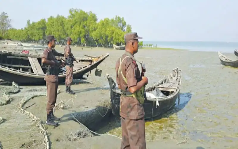 নিরাপত্তা বাহিনী সীমান্তে অবস্থান করছে. Channel i News - চ্যানেল আই নিউজ