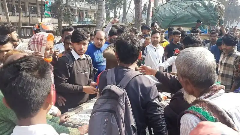 টাঙ্গাইলে দুর্ঘটনায় নিহতের স্মরণে মানুষের সমাবেশ ও শোক প্রকাশ. Channel i News - চ্যানেল আই নিউজ