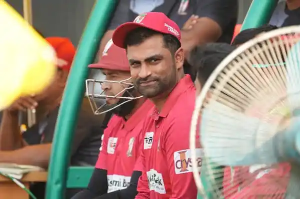 বাংলাদেশ ক্রিকেটার তামিম ইকবাল, দলের সঙ্গে মাঠে বসে থাকছেন. Channel i News - চ্যানেল আই নিউজ