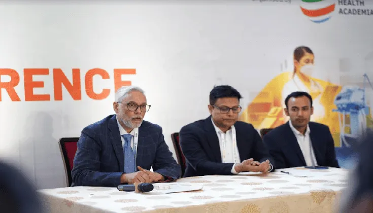 বিশেষজ্ঞরা বিদেশে চিকিৎসা বন্ধে কার্যকর পদক্ষেপের আলোচনা করছেন. Channel i News - চ্যানেল আই নিউজ