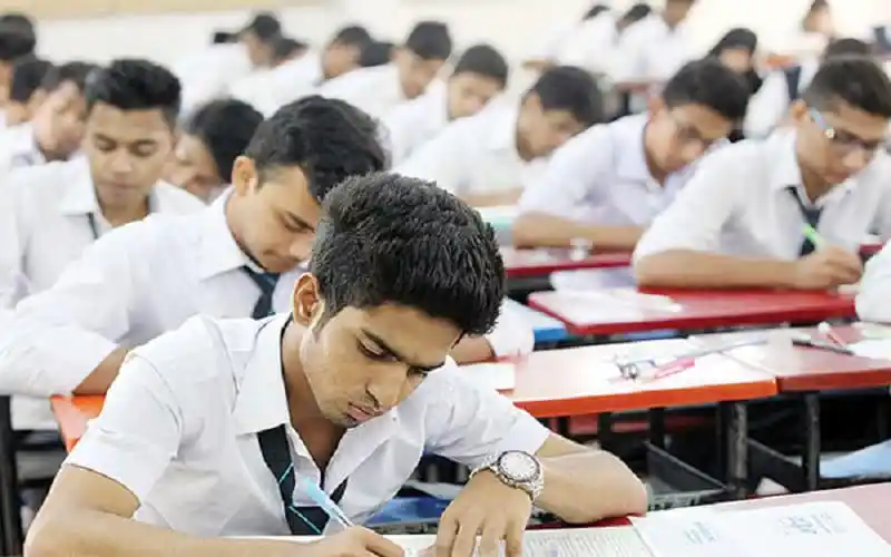 বাংলাদেশের শিক্ষার্থীরা এসএসসি পরীক্ষার জন্য প্রস্তুতি নিচ্ছে. Channel i News - চ্যানেল আই নিউজ