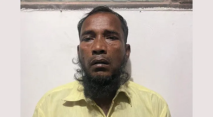 বাসে ছিনতাইয়ের জন্য বমি করার প্রশিক্ষণ দিতেন চোরা স্বপন. Channel i News - চ্যানেল আই নিউজ