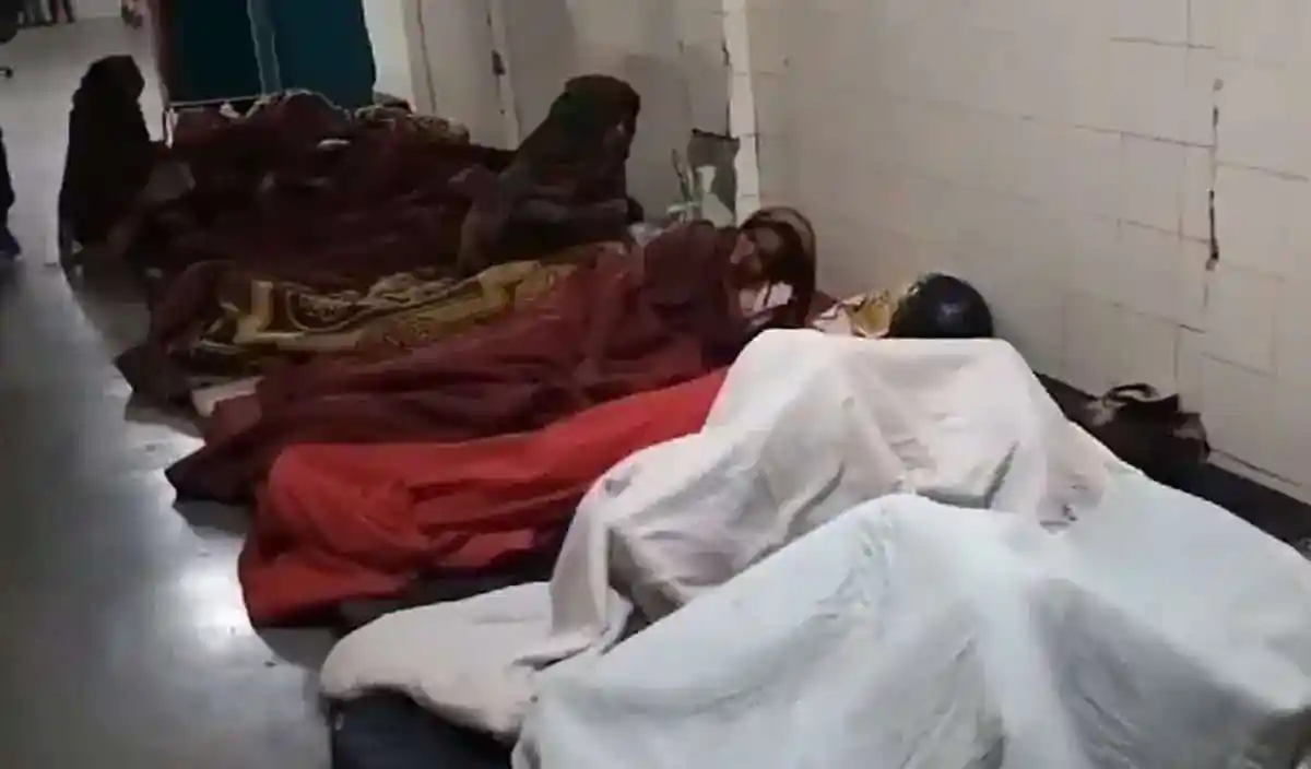 গভীর রাতে দুর্ঘটনায় নিহত ১৪ জনের লাশ, হাসপাতালে নেওয়া হচ্ছে. Channel i News - চ্যানেল আই নিউজ