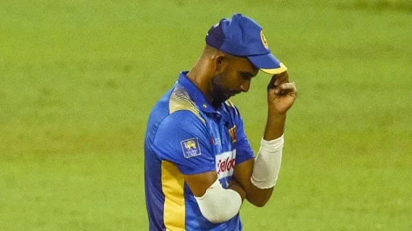 শানাকা দলের বাইরে থাকলেও মাঠে মনোযোগী ব্যাটসম্যান. Channel i News - চ্যানেল আই নিউজ