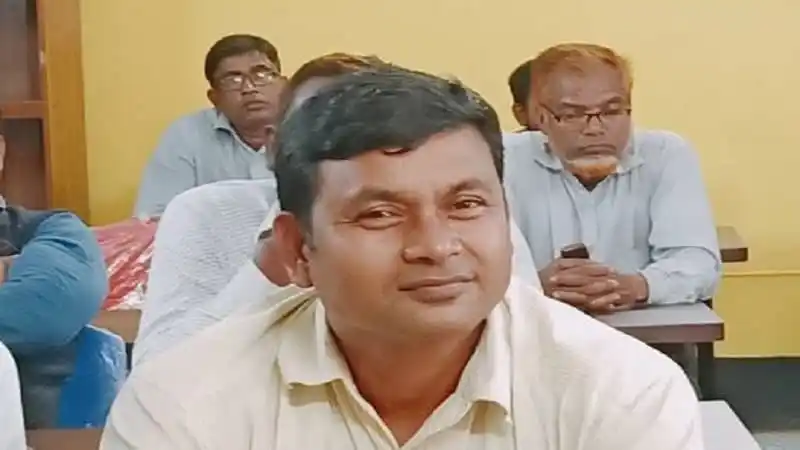 প্রধান শিক্ষকের আত্মহত্যার ঘটনায় আলোচনা চলমান. Channel i News - চ্যানেল আই নিউজ